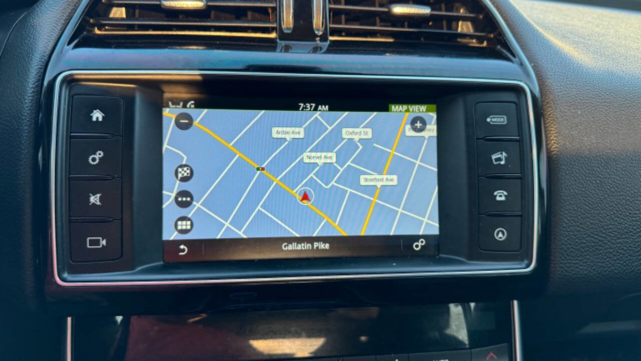 Used 2017 Jaguar XE Prestige image 27