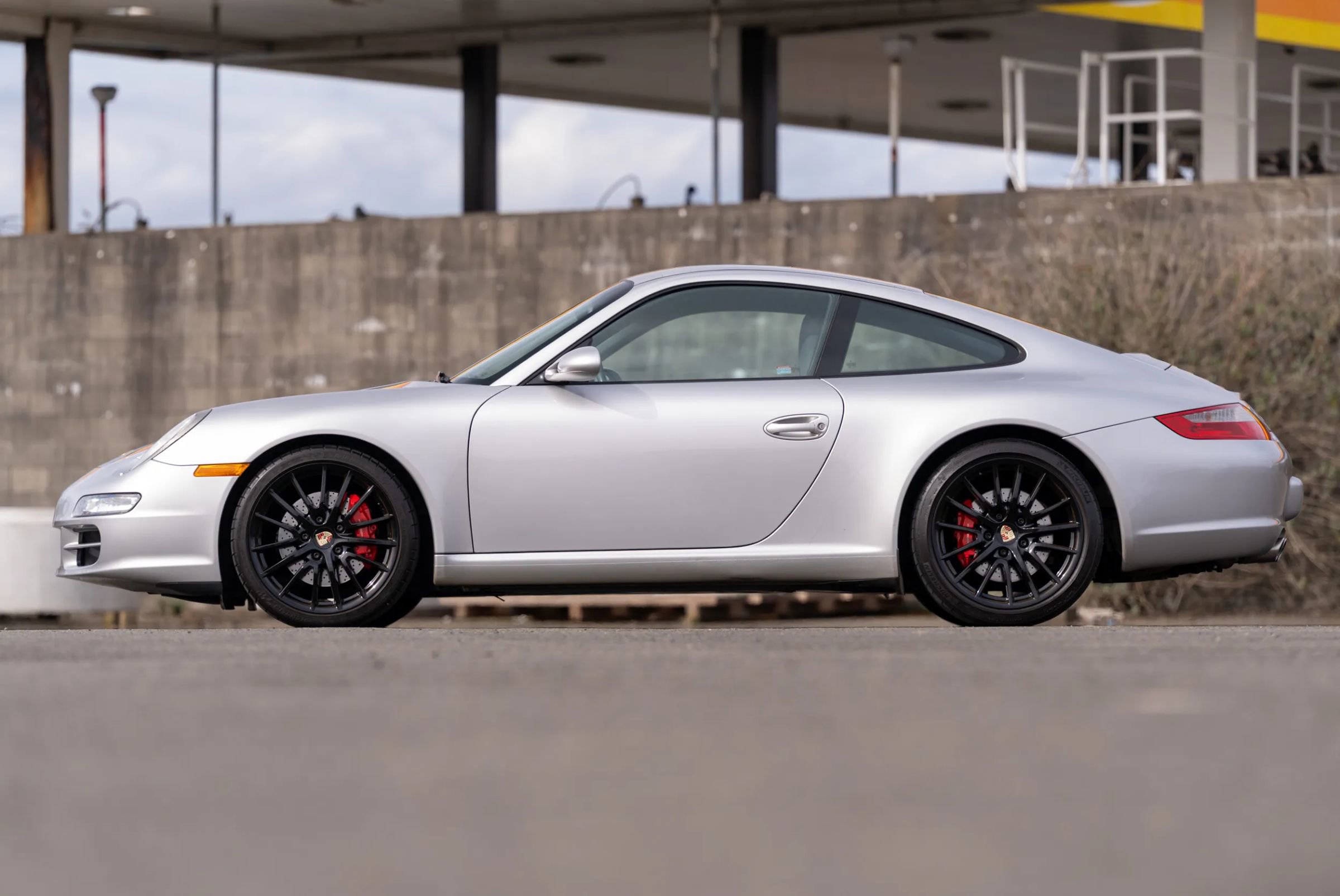 Used 2005 Porsche 911 Carrera S image 90