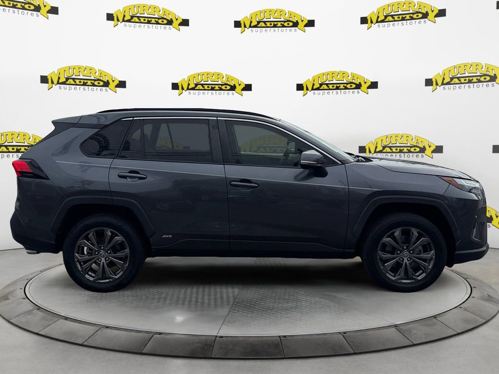 Used 2022 Toyota RAV4 XLE Premium image 7