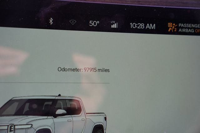 Used 2022 Rivian R1T Adventure image 30