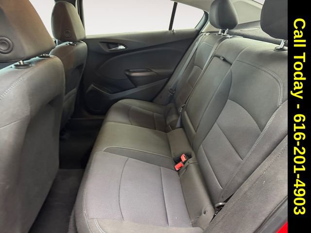 Used 2018 Chevrolet Cruze LT image 20