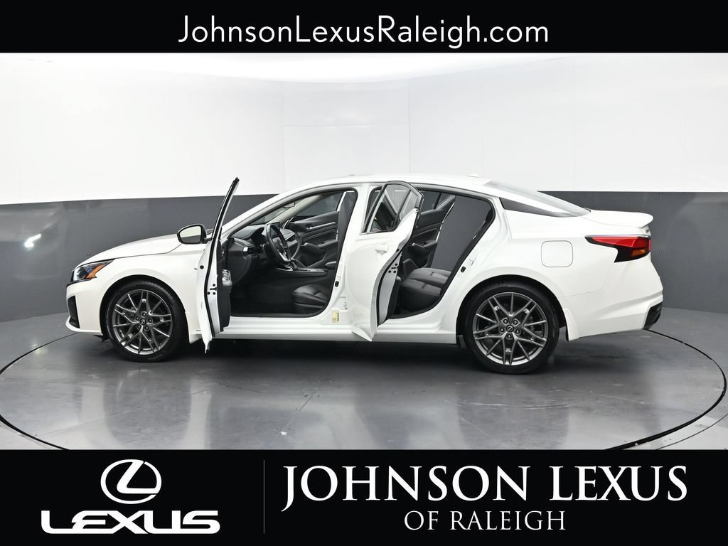 Used 2023 Nissan Altima 2.0 SR FWD image 36