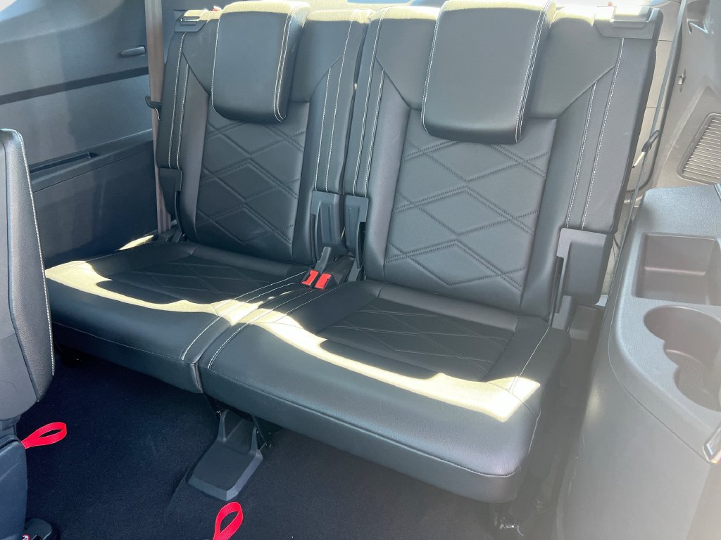 Used 2025 Volkswagen Atlas SE AWD/4WD image 29