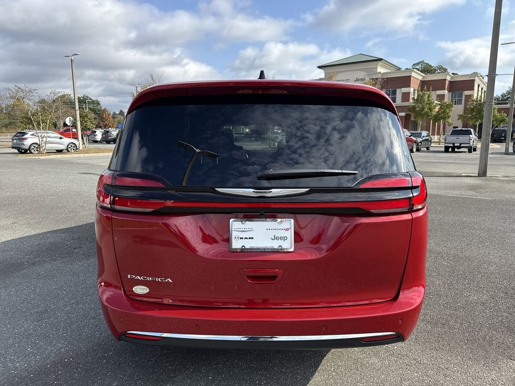 New 2026 Chrysler Pacifica Select image 4