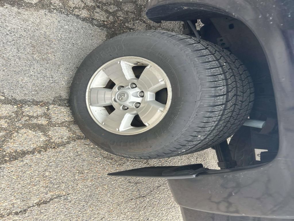 Used 2014 Toyota Tacoma PreRunner w/ TRD Sport Package image 16