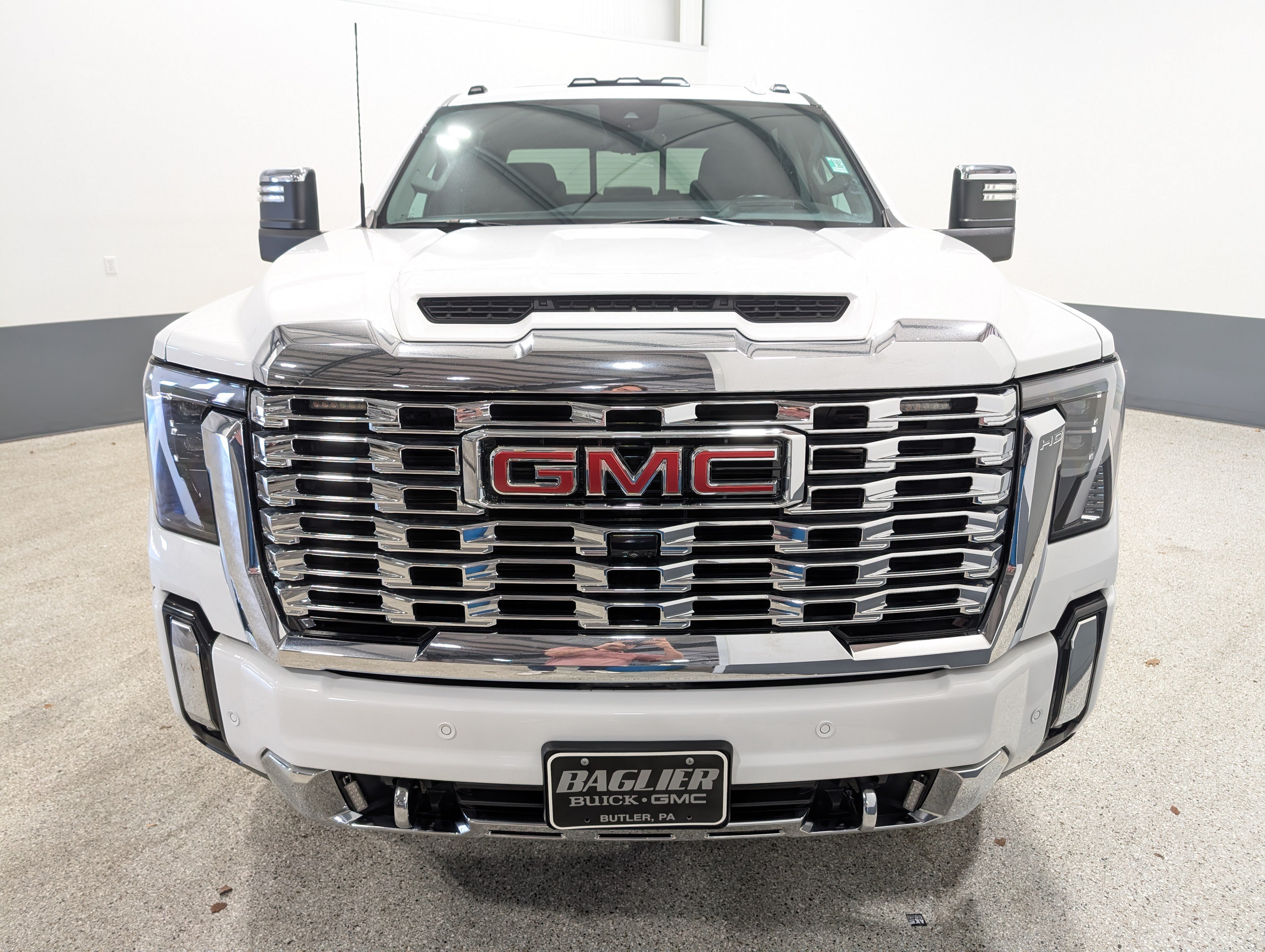 Used 2024 GMC Sierra 3500 Denali w/ Denali Reserve Package AWD/4WD image 8