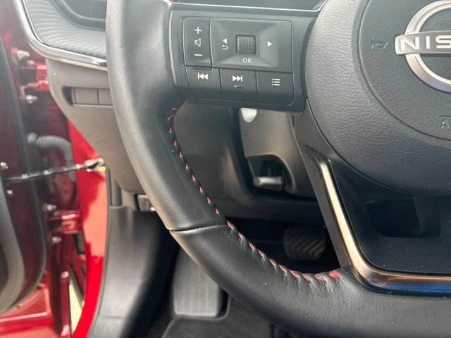 Used 2025 Nissan Kicks SR FWD image 21