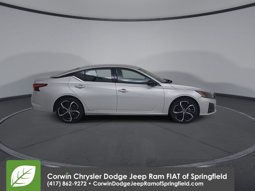 Used 2024 Nissan Altima 2.5 SR image 17