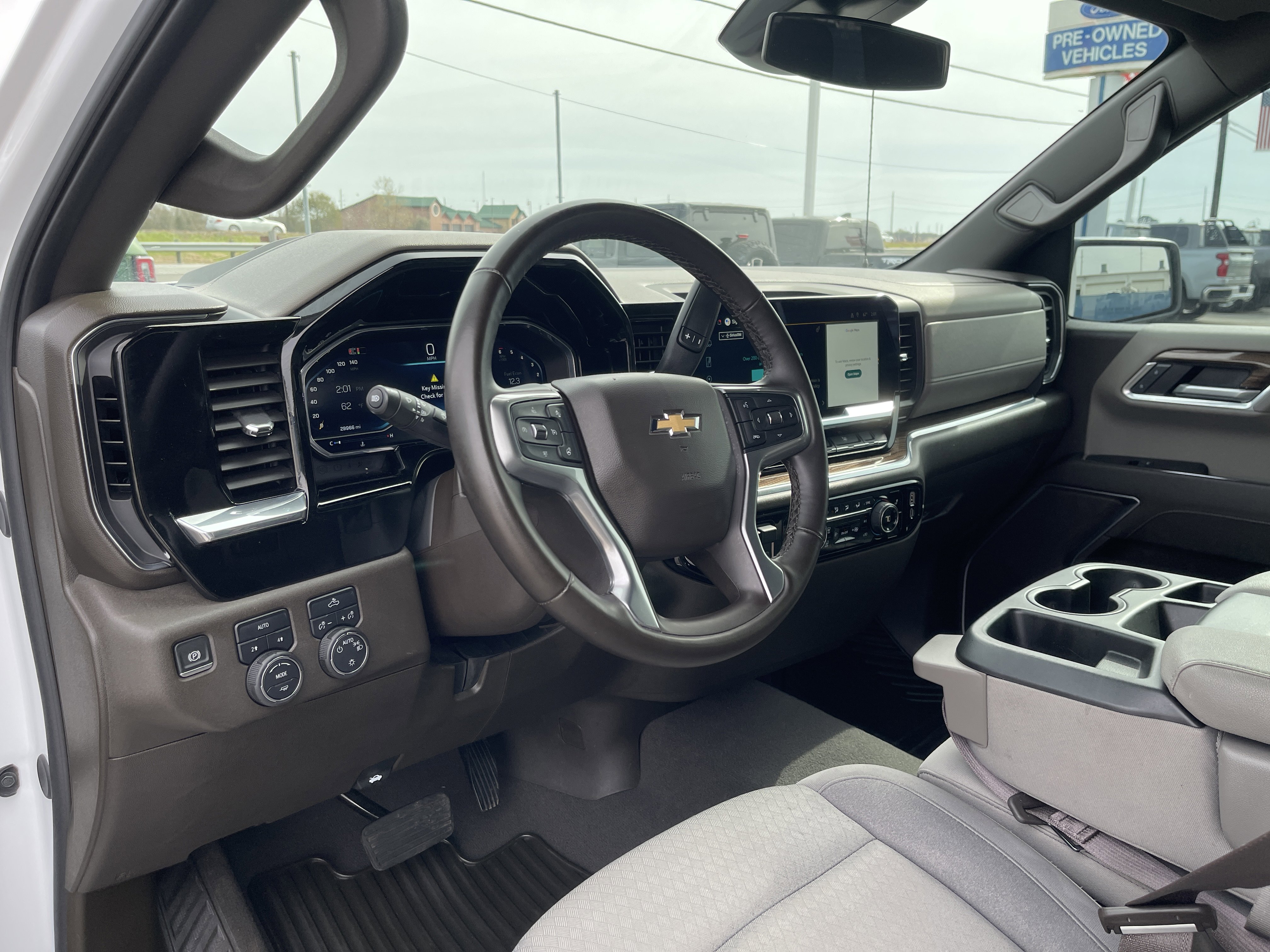 Used 2025 Chevrolet Silverado 1500 LT image 13