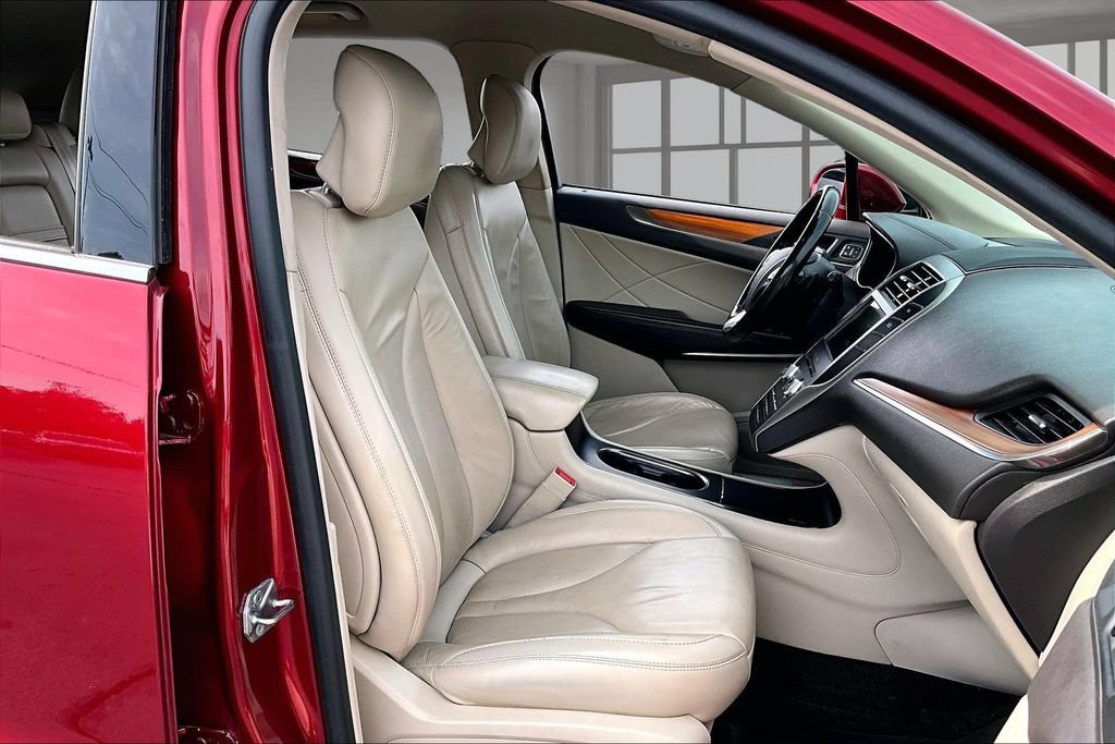 Used 2018 Lincoln MKC Select w/ Select Plus Package FWD image 7