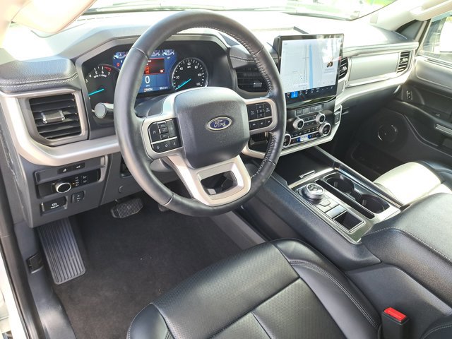 Certified 2024 Ford Expedition Max XLT image 17