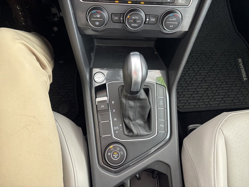Used 2020 Volkswagen Tiguan SEL image 18