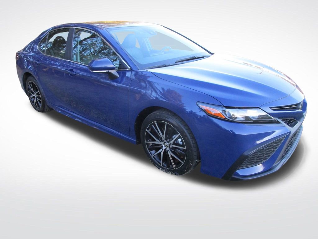 Used 2024 Toyota Camry SE image 5