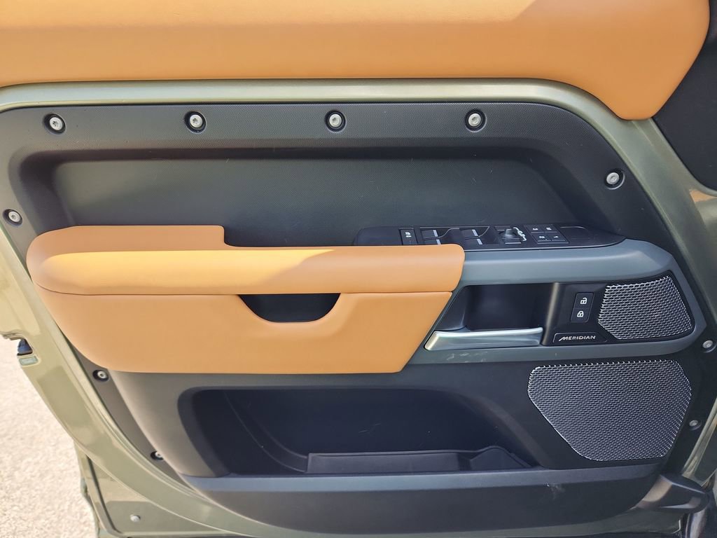 Used 2024 Land Rover Defender 110 X image 23