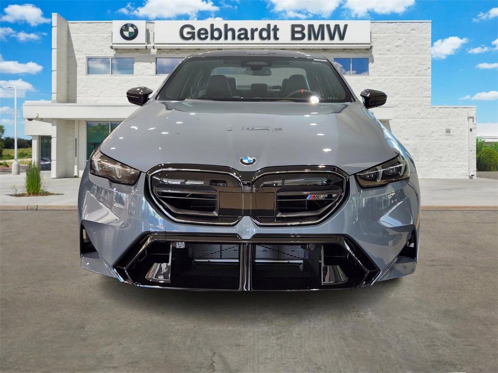 New 2026 BMW M5 w/ Carbon Package image 2