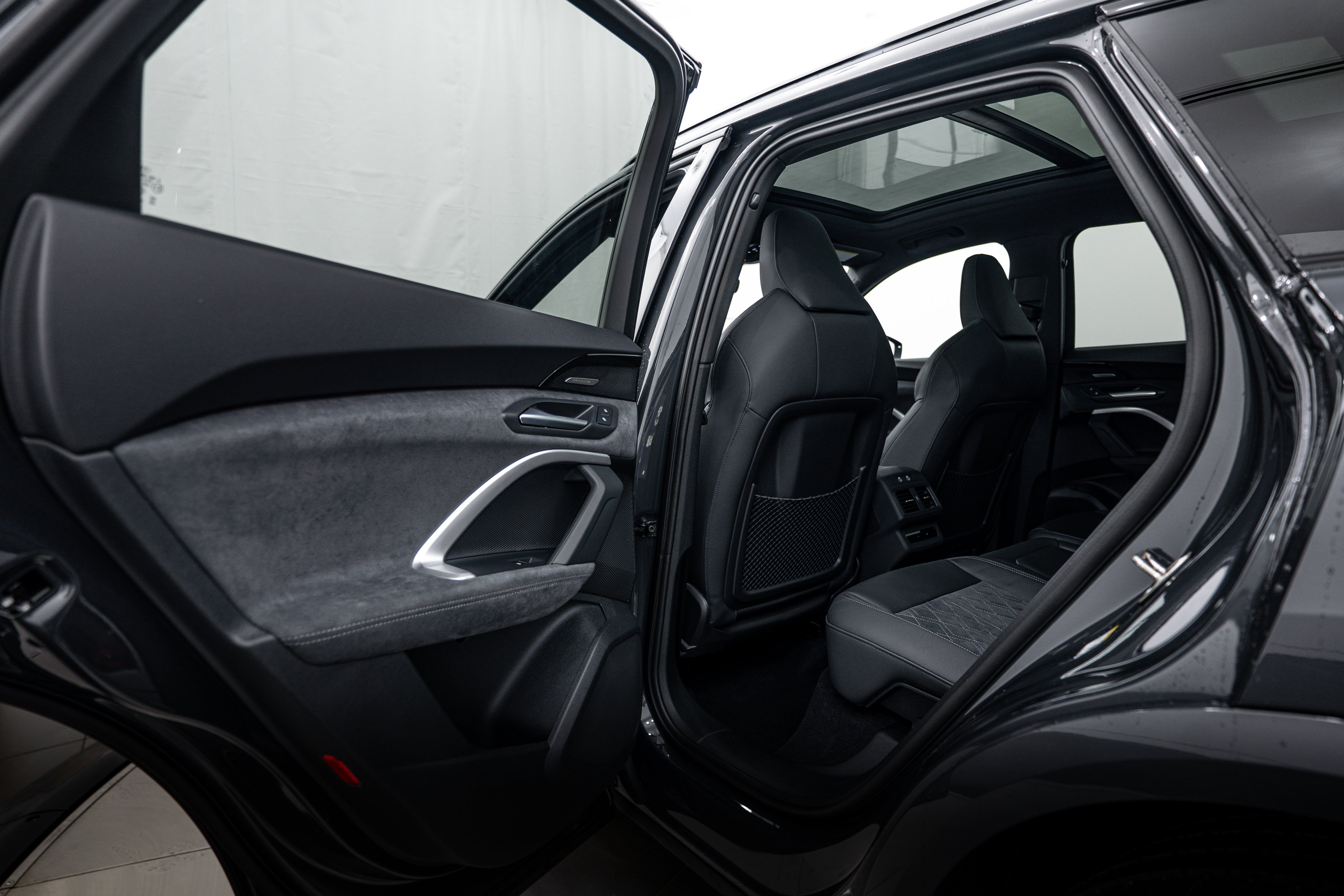 New 2025 Audi SQ5 Premium Plus image 17