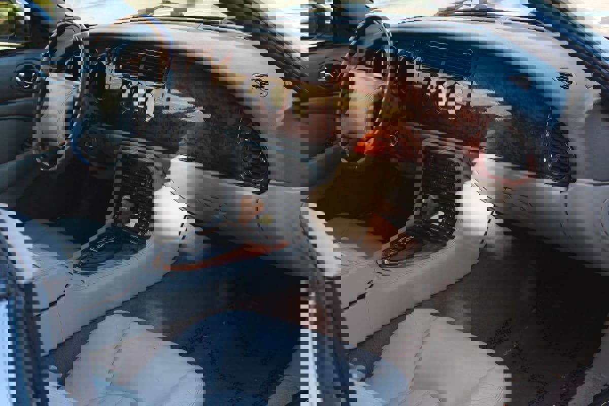 Used 2000 Jaguar XK8 Convertible image 31