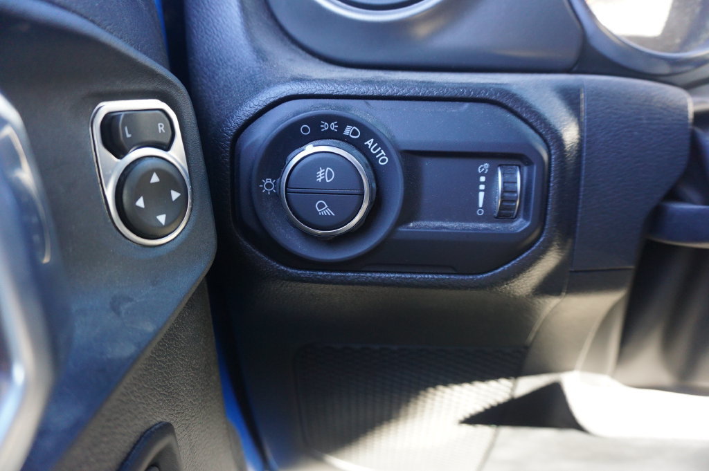 Used 2023 Jeep Gladiator Sport AWD/4WD image 5