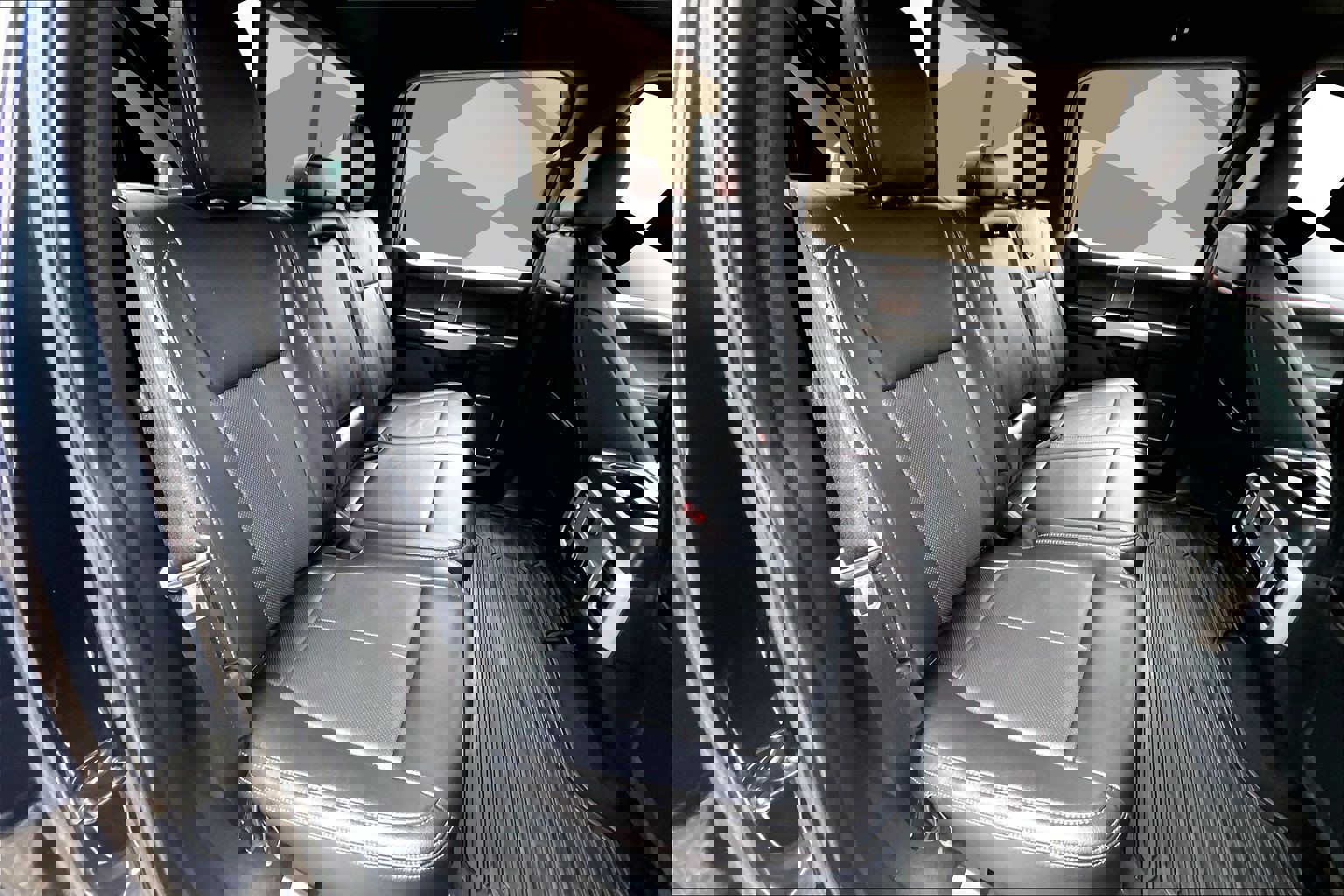 Used 2022 Ford F350 Lariat w/ Lariat Ultimate Package AWD/4WD image 27