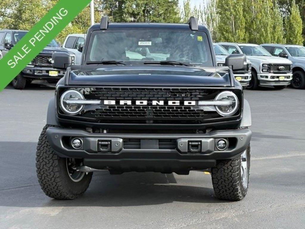 New 2025 Ford Bronco Badlands image 2