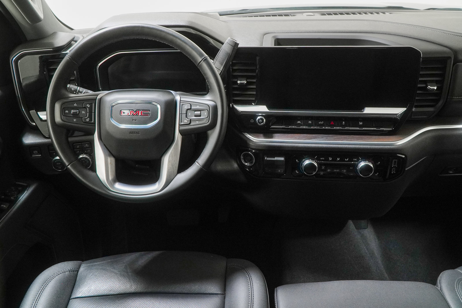 Used 2026 GMC Sierra 1500 SLT AWD/4WD image 21