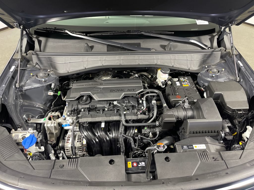 Certified 2025 Hyundai Kona SEL AWD/4WD image 9