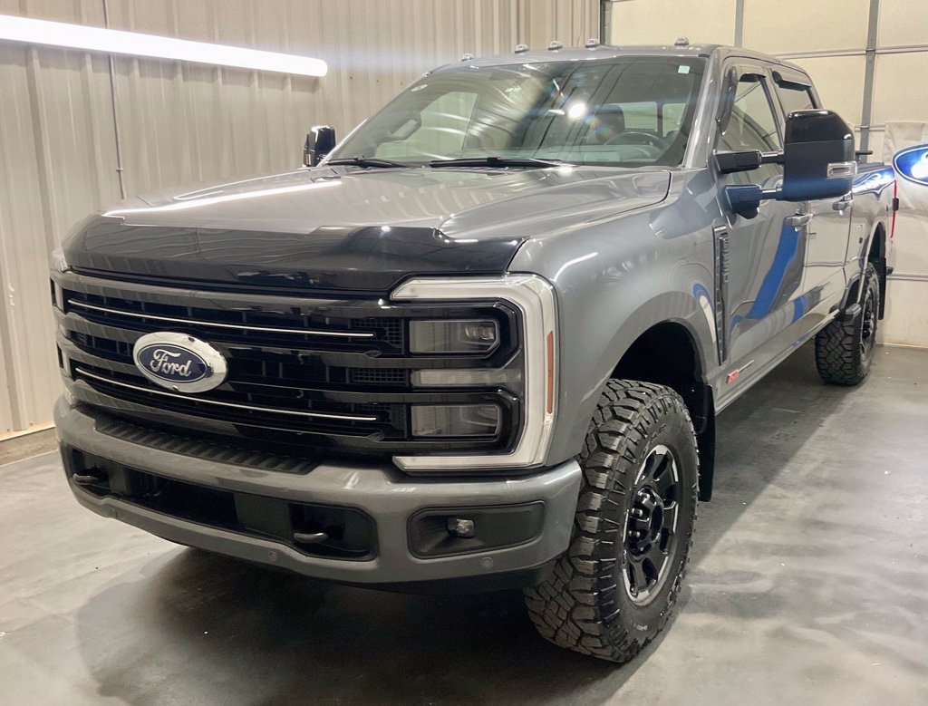 Used 2025 Ford F250 Platinum w/ Tremor Off-Road Package AWD/4WD image 3