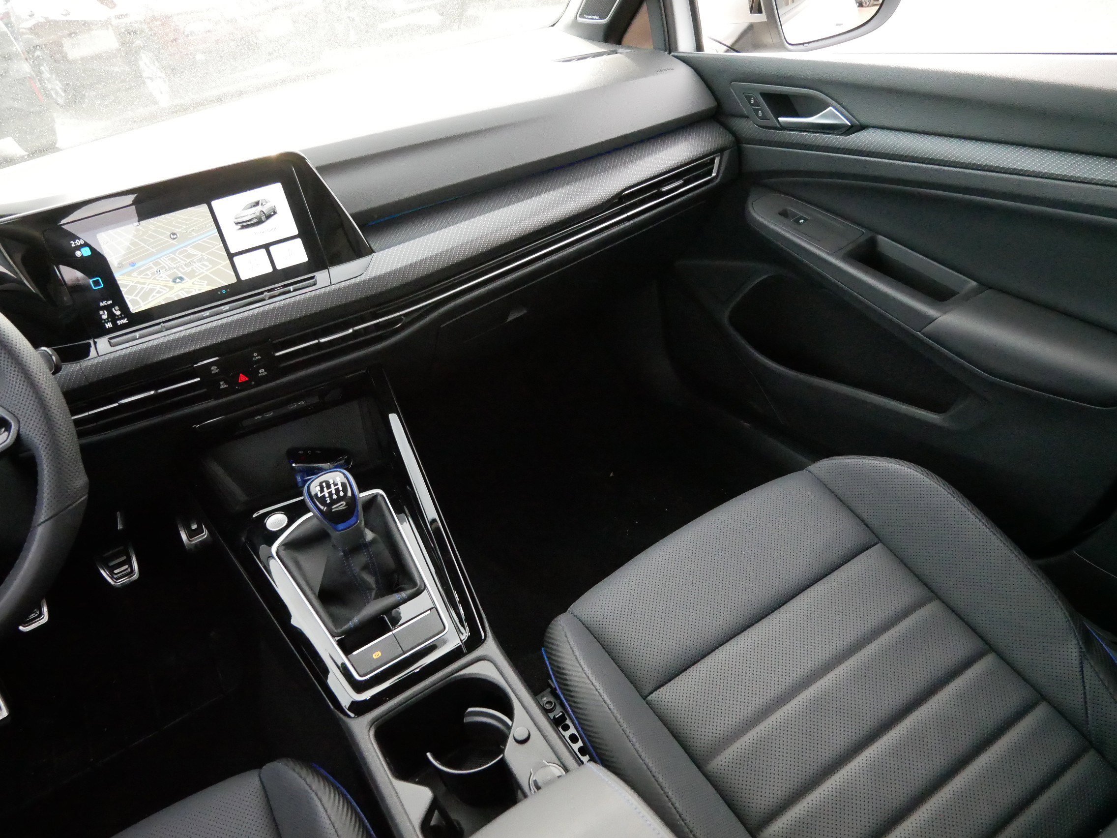 Used 2024 Volkswagen Golf R image 11