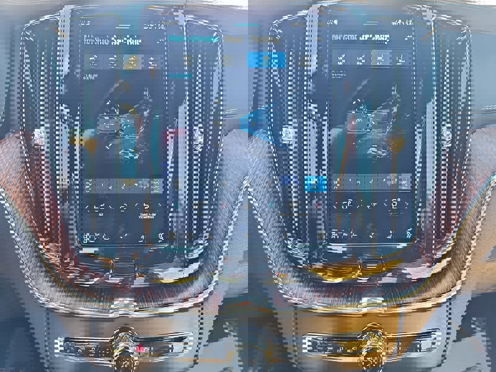 Used 2023 Volvo XC60 B5 Ultimate w/ Protection Package Premier FWD image 25