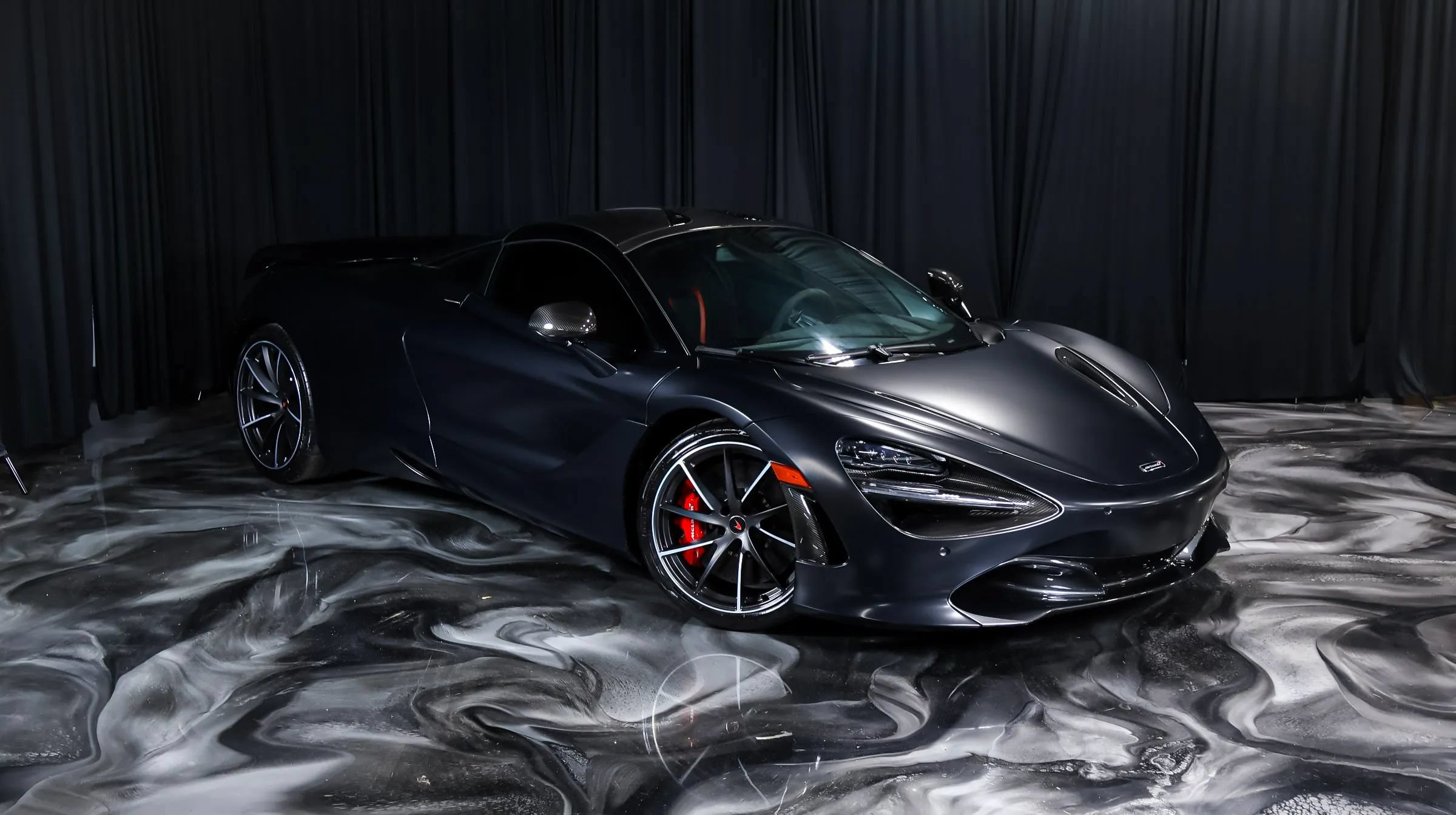 Used 2018 McLaren 720S RWD image 2