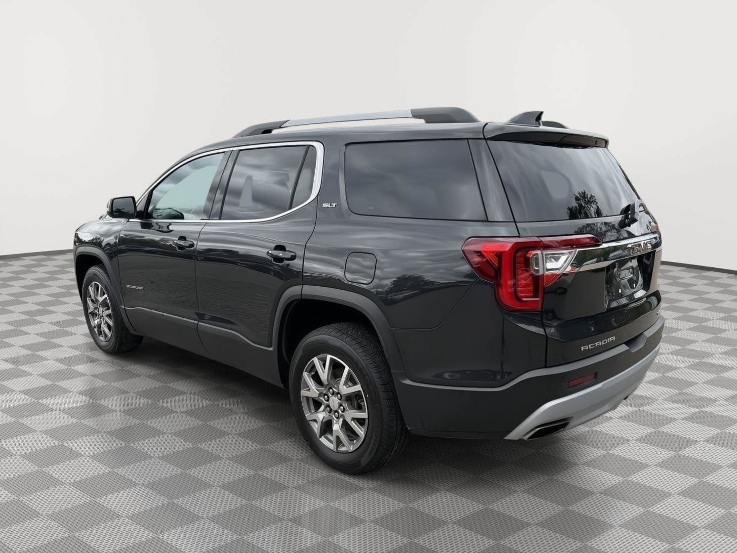 Used 2020 GMC Acadia SLT w/ LPO, Floor Liner Package AWD/4WD image 5