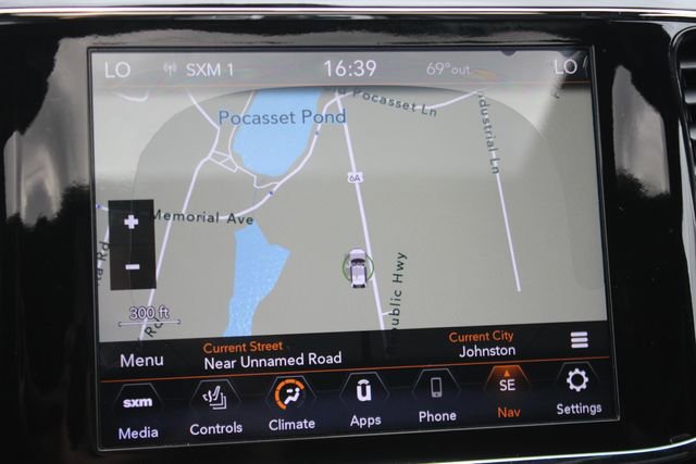 Used 2020 Jeep Grand Cherokee Altitude AWD/4WD image 5