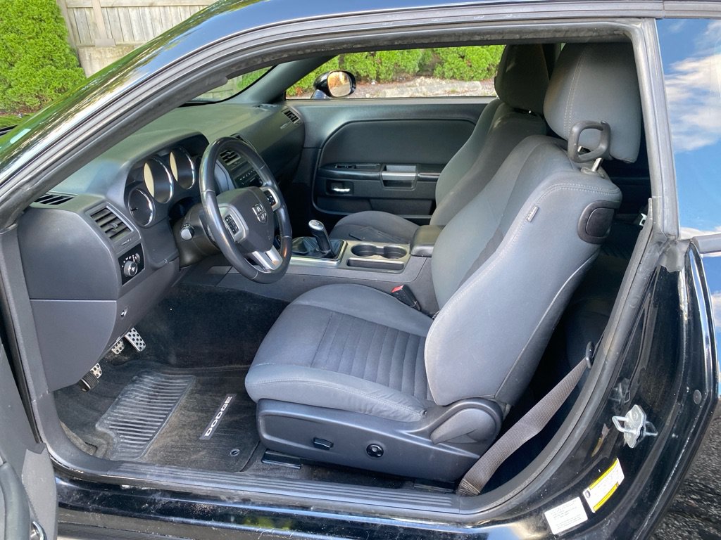Used 2012 Dodge Challenger R/T RWD image 9