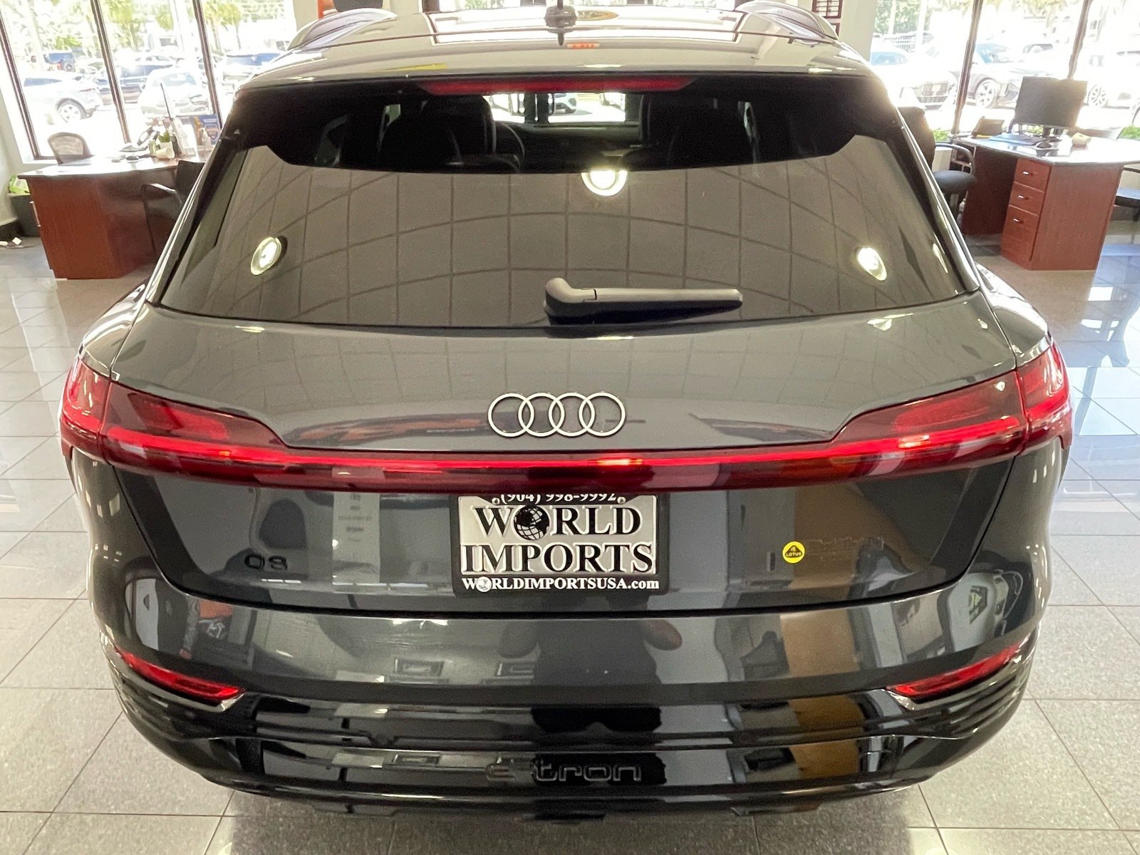 Used 2024 Audi Q8 e-tron Premium Plus w/ Premium Plus Package AWD/4WD image 4