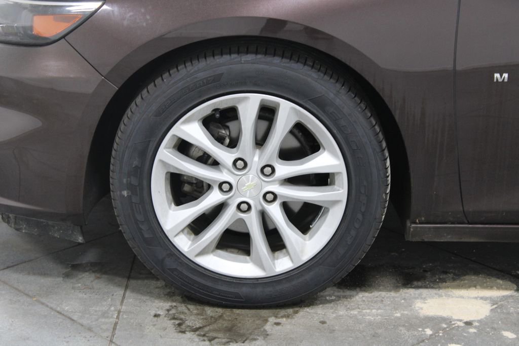 Used 2016 Chevrolet Malibu LT FWD image 17