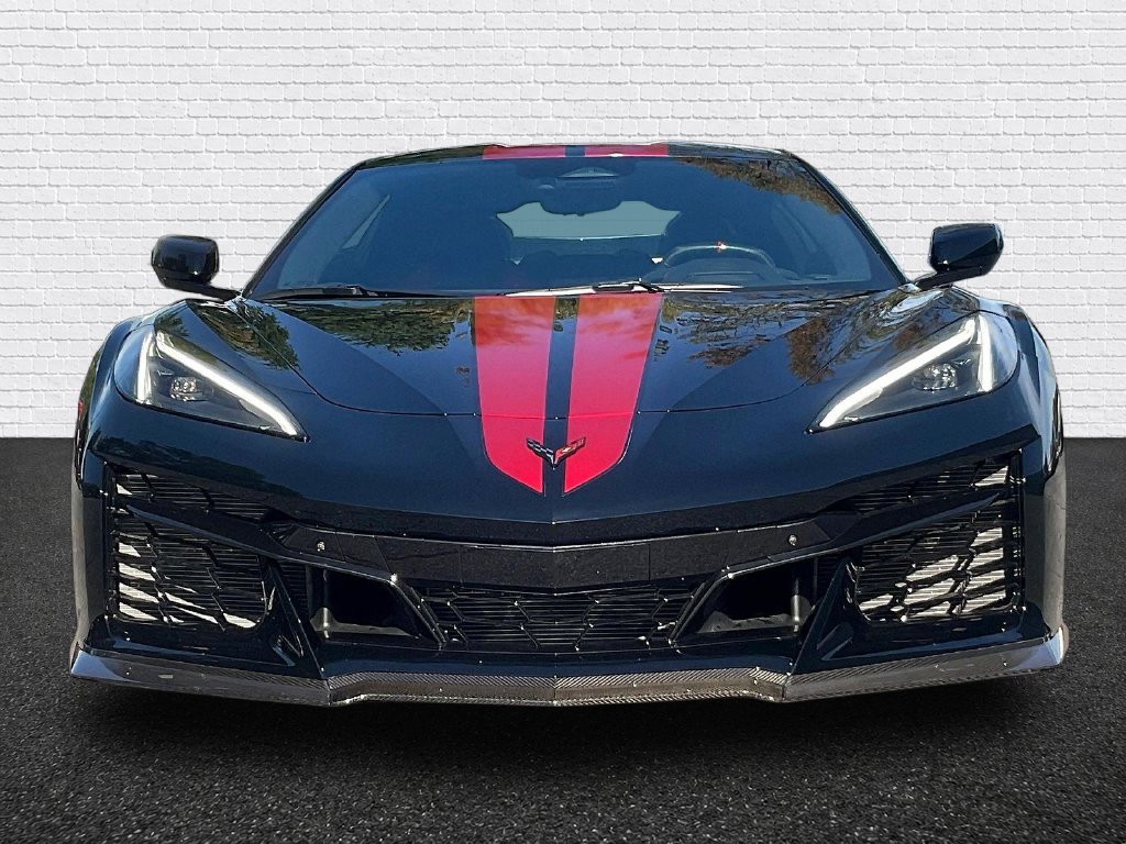 Used 2024 Chevrolet Corvette Z06 RWD image 2