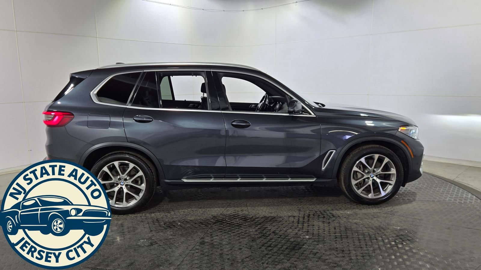 Used 2019 BMW X5 xDrive50i w/ Off-Road Package image 8