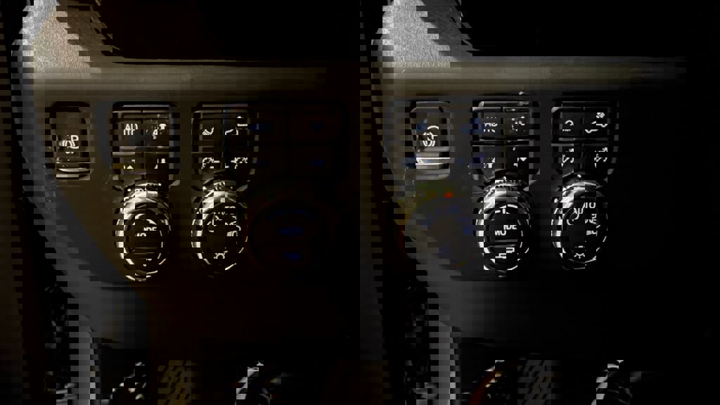 New 2026 GMC Sierra 1500 SLE image 30