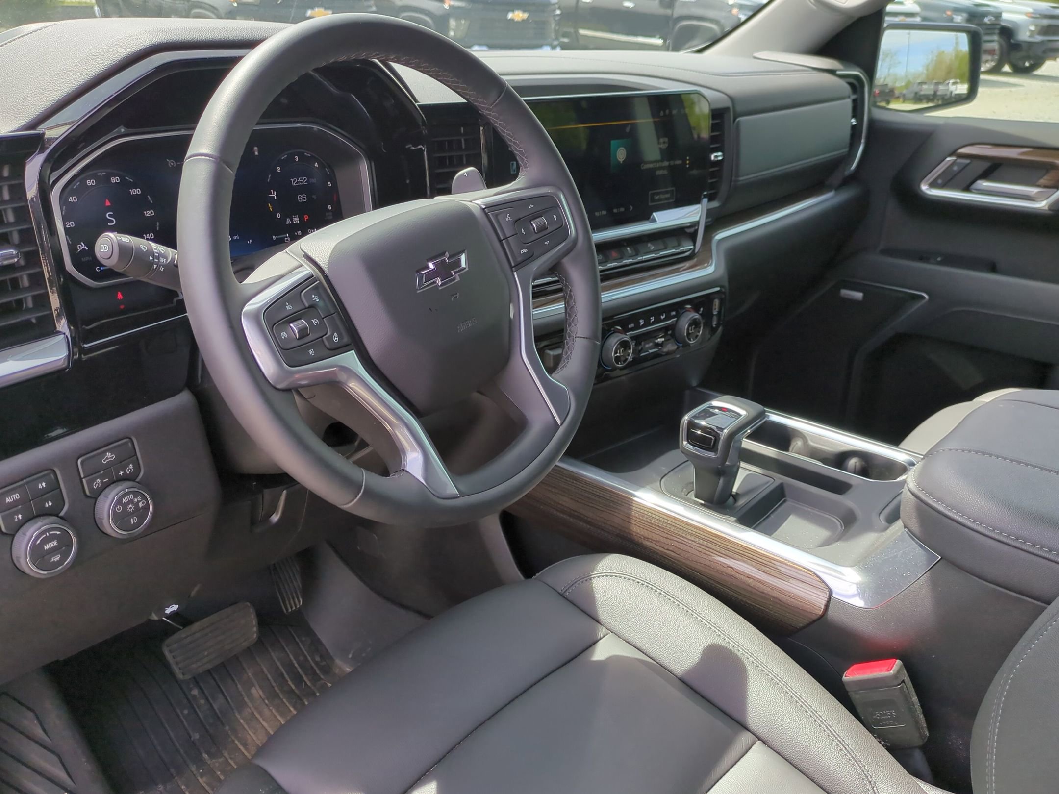 Certified 2026 Chevrolet Silverado 1500 RST AWD/4WD image 18