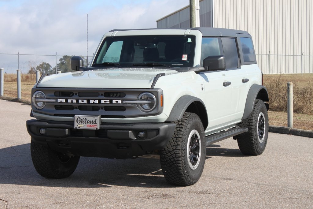 Used 2023 Ford Bronco Big Bend w/ Sasquatch Package image 2