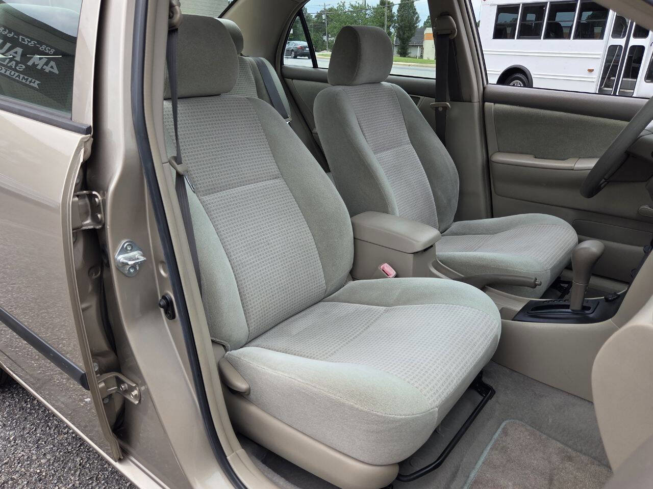 Used 2005 Toyota Corolla CE FWD image 10