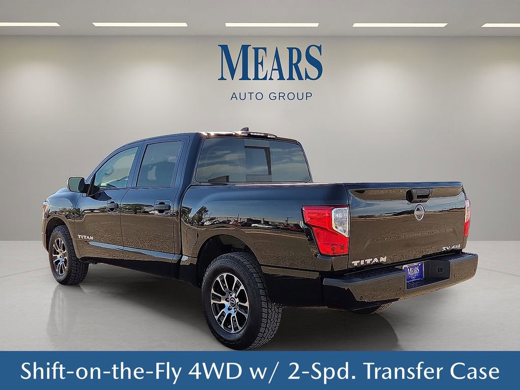 Used 2023 Nissan Titan SV image 4
