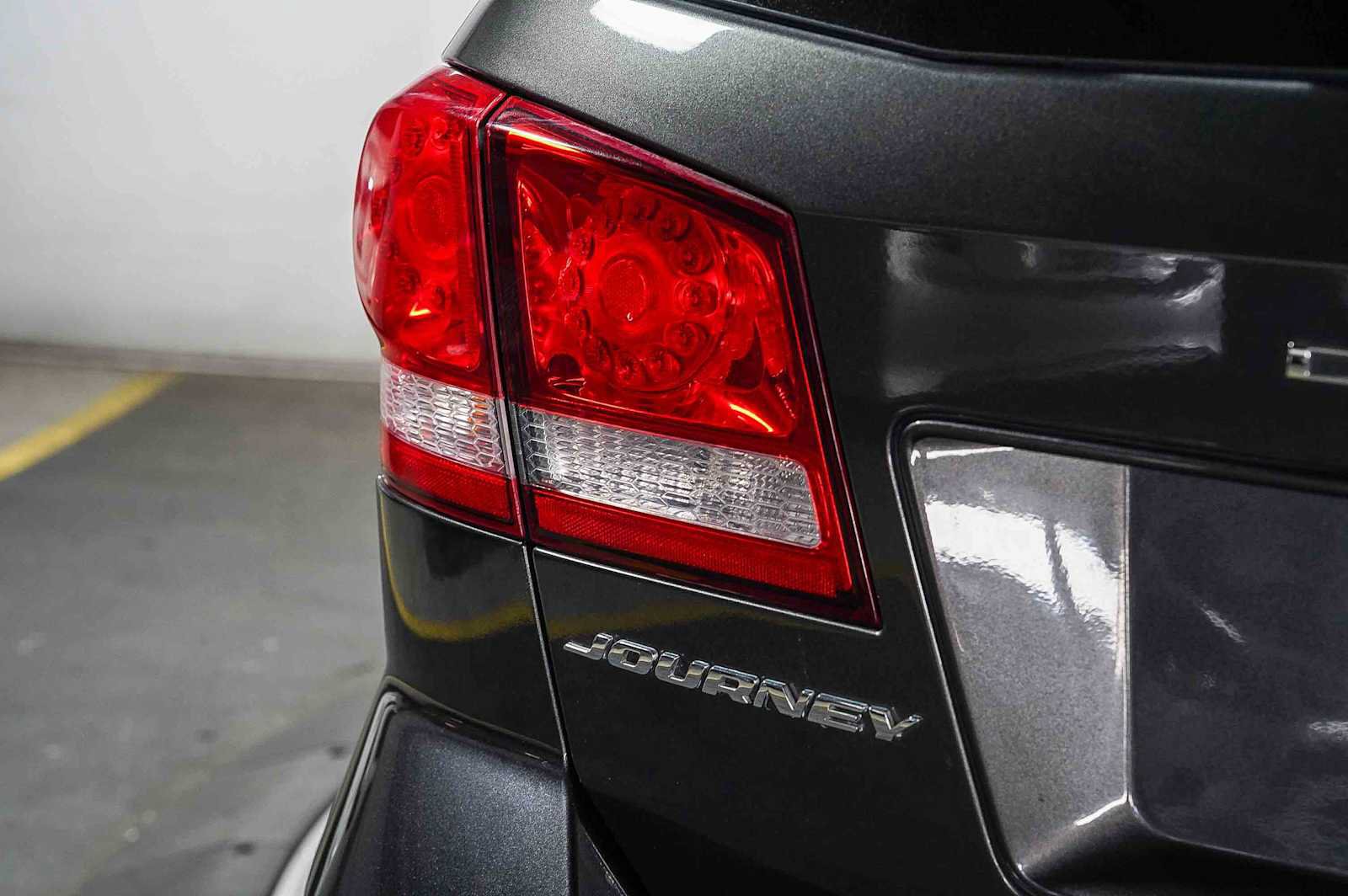 Used 2019 Dodge Journey SE w/ Premium Group FWD image 11