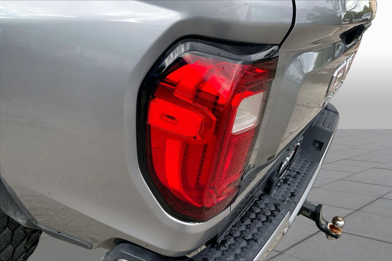 Used 2024 GMC Canyon Denali AWD/4WD image 29