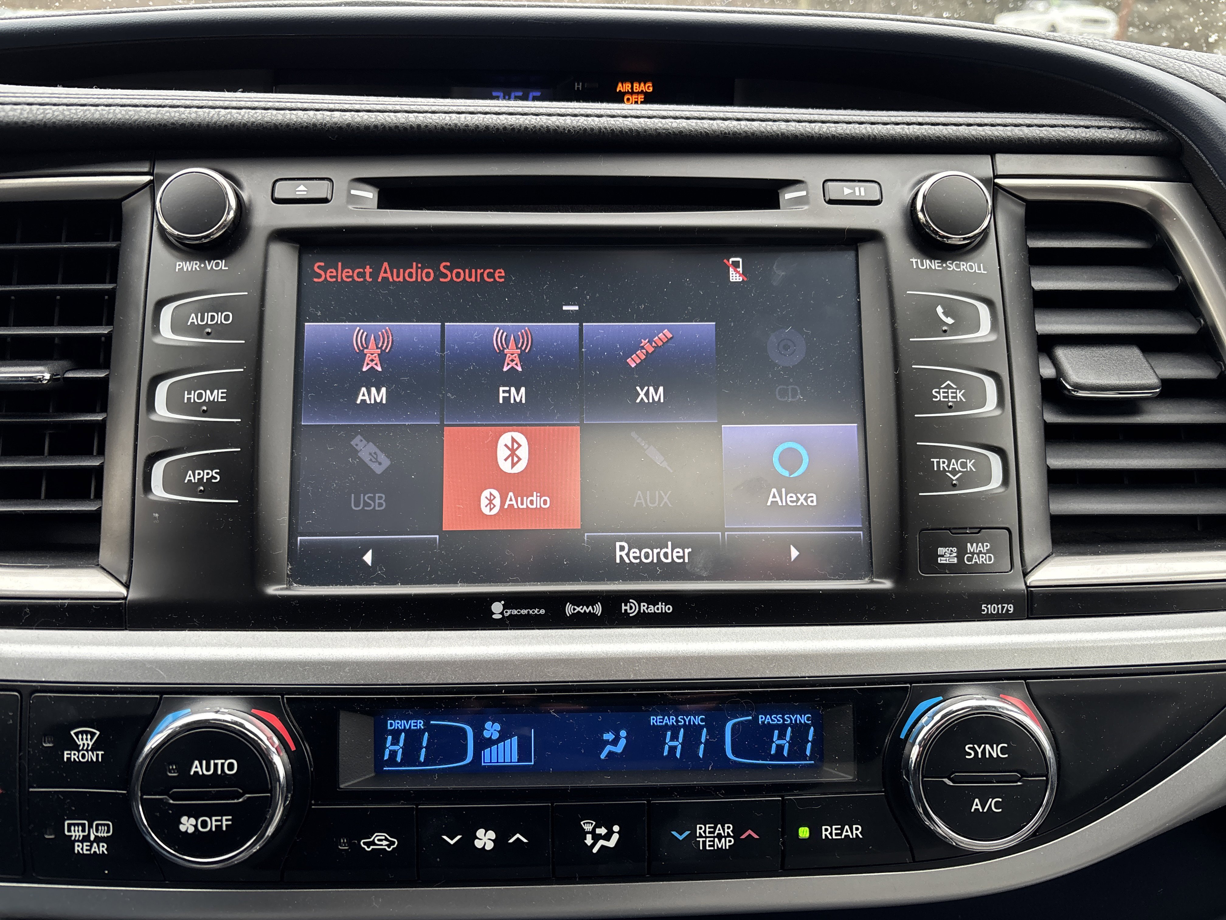 Used 2018 Toyota Highlander XLE image 29