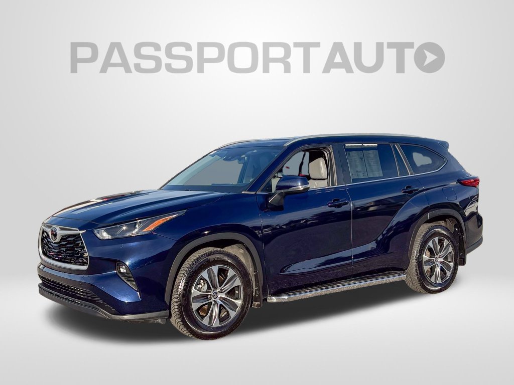 Used 2023 Toyota Highlander XLE