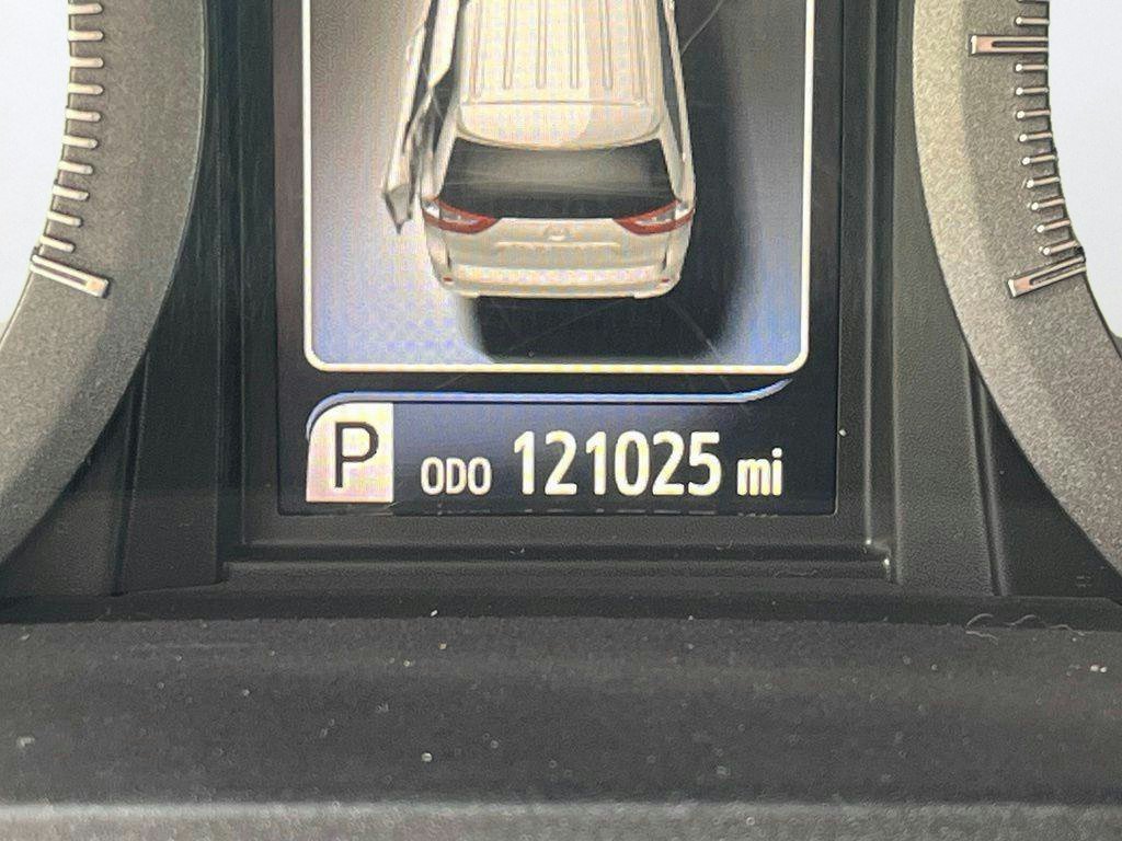 Used 2016 Toyota Sienna SE w/ SE Preferred Package FWD image 22