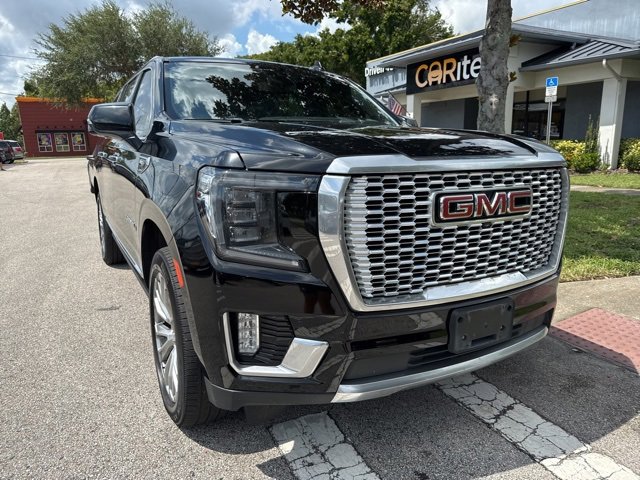 Used 2023 GMC Yukon XL Denali image 2