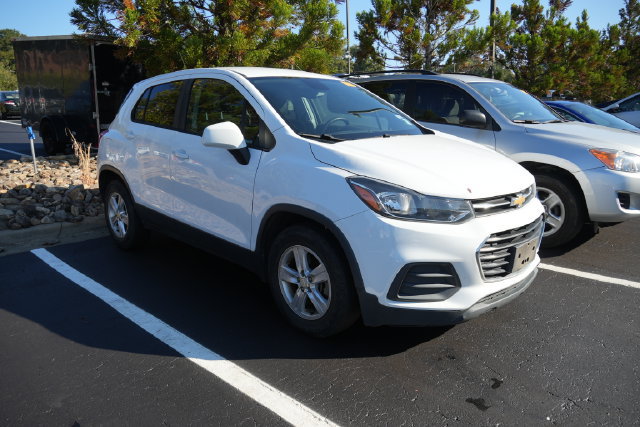 Used 2019 Chevrolet Trax LS w/ Tint and Cruise Package FWD image 1