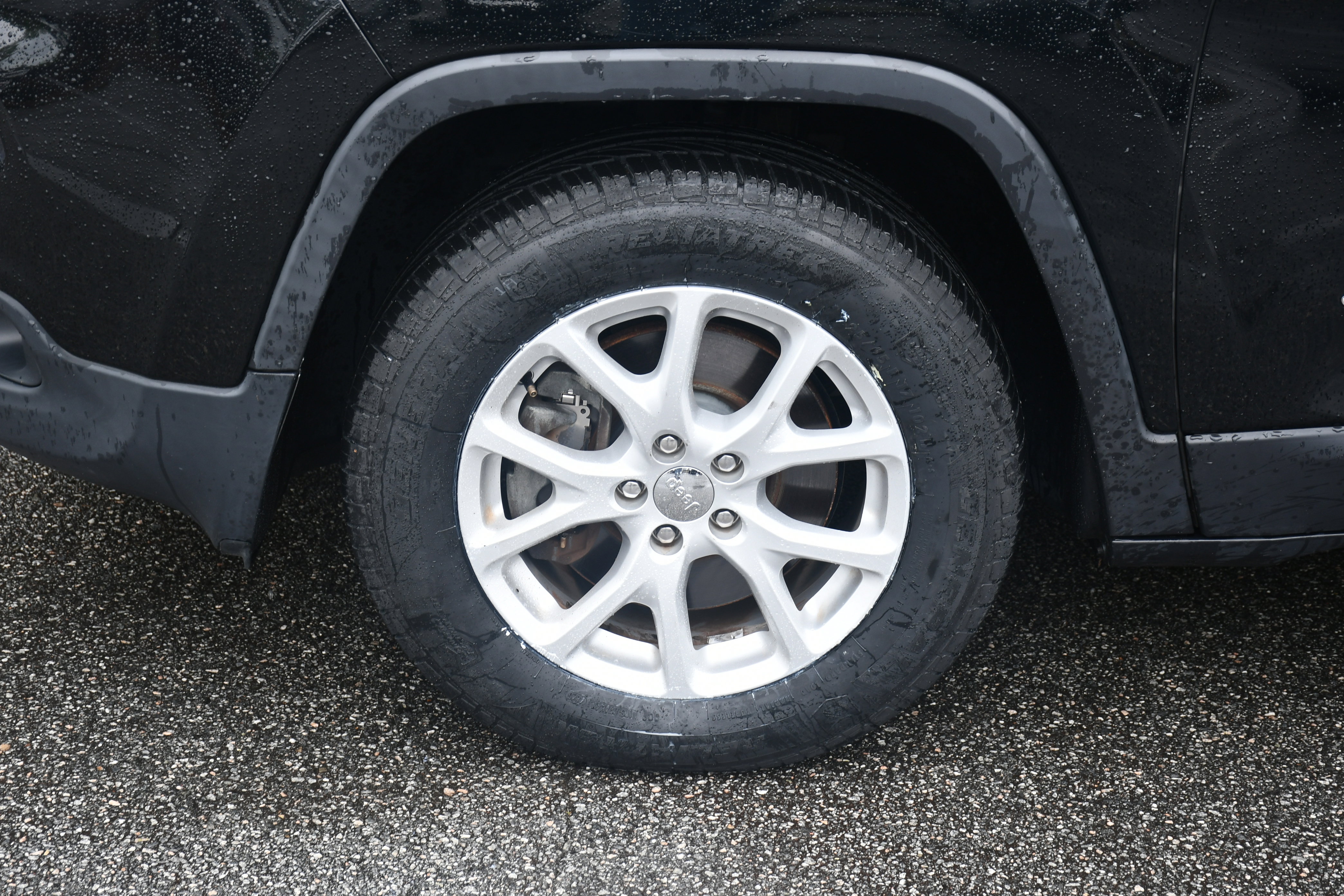 Used 2018 Jeep Cherokee Latitude AWD/4WD image 20